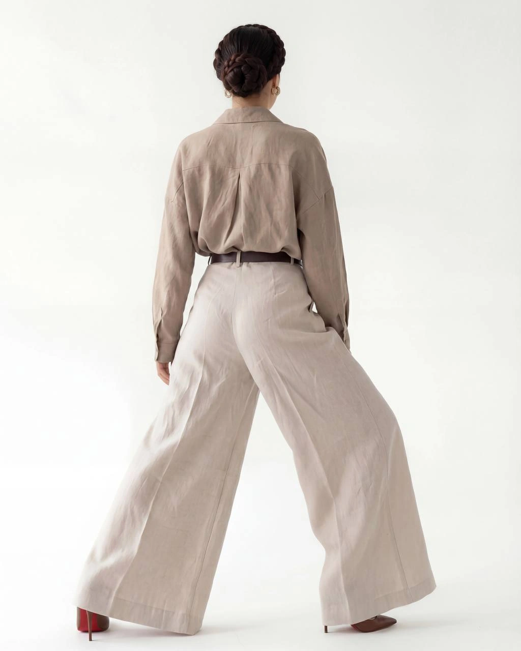 Бежевая рубашка